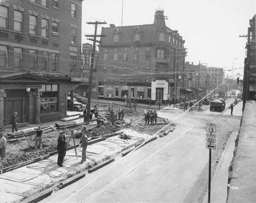 AprIL 28 1941 Front Street looking to Walnut Street Wilmington, Delaware 1941