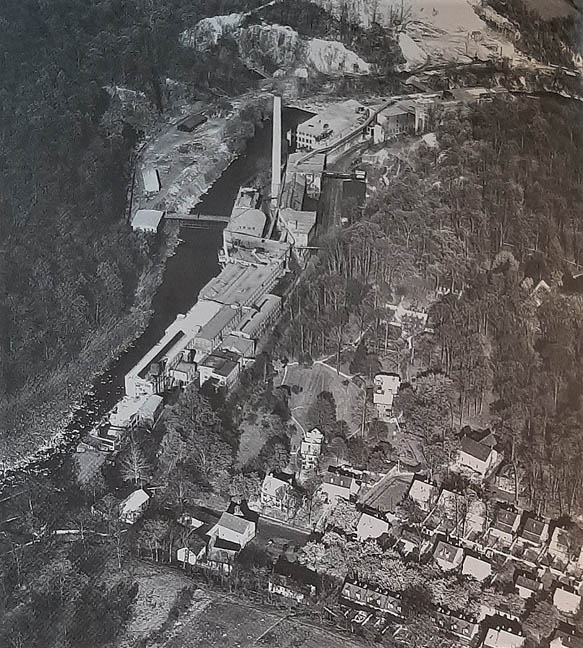BANCROFT COMPANY AND HOUSES ALONG THE BRANDYWINE RIVER IN WILM DE 1931
