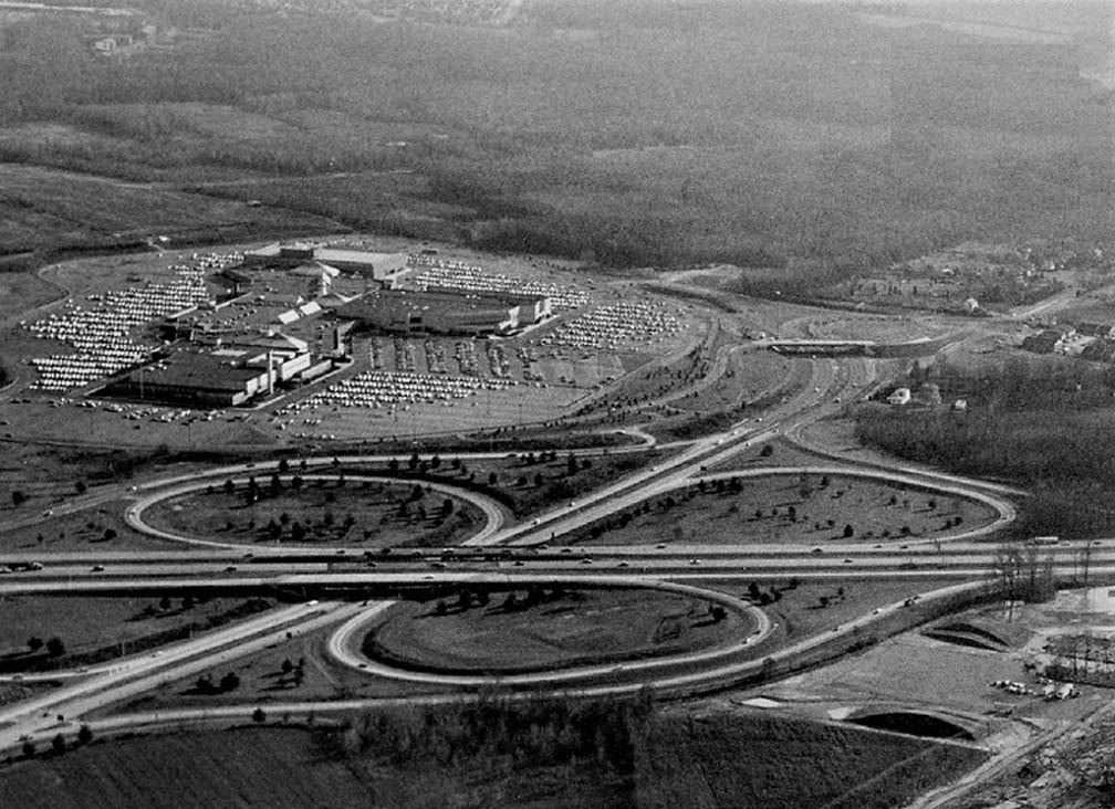 CHRISTIANA MALL IN DELAWARE LATE 1970s