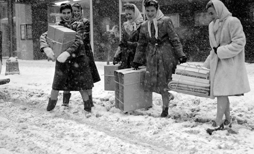 Christmas time on Market Street in WILM DE 1945