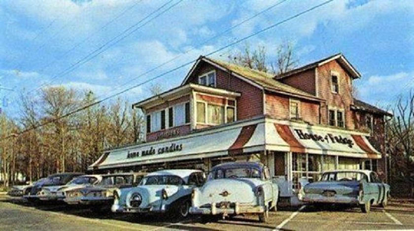 Crows Nest Inn Route 40 near Glasgow and Porters Road Delaware 1950s