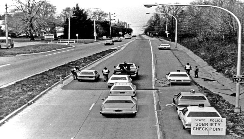 DUI CHECKPOINT IN NEWARK DELAWARE CIRCA early 1980s