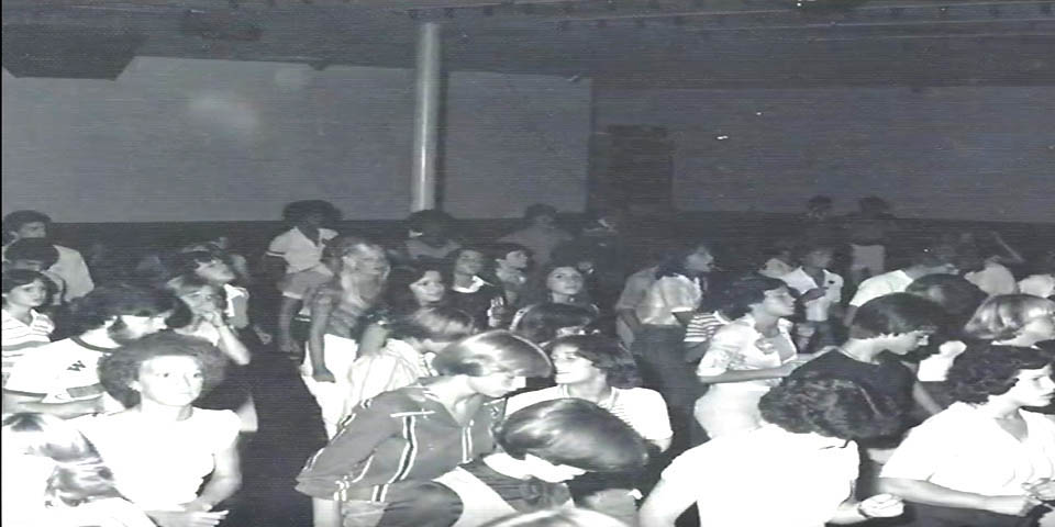 ELECTRIC GRAMOPHONE INSIDE DANCING STANTON DE 1970s
