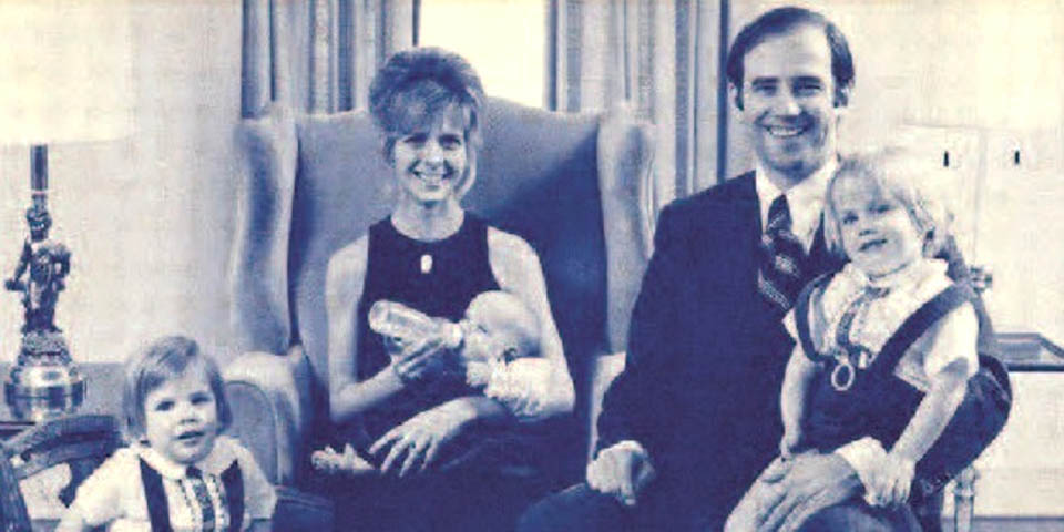 JOE BIDEN AND HIS FIRST WIFE NEILIA HUNTER BIDEN WITH THEIR CHILDREN IN WILMINGTON DELAWARE 1972