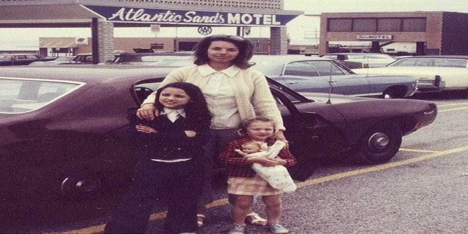 Julia Louis-Dreyfus in Rehoboth Beach Delaware with her mother Judith Bowles and her half sister Lauren Bowles in the early 70s