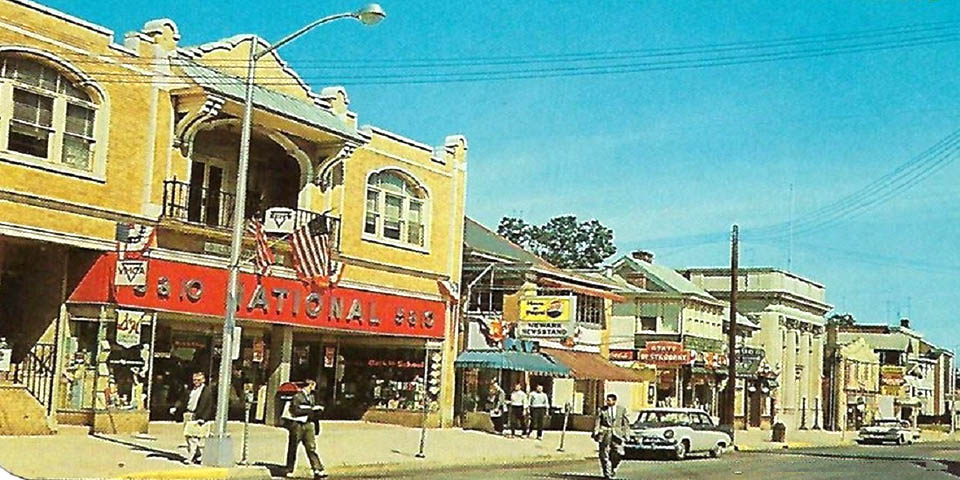 NEWARK DELAWARE 5 and 10 1950s - A