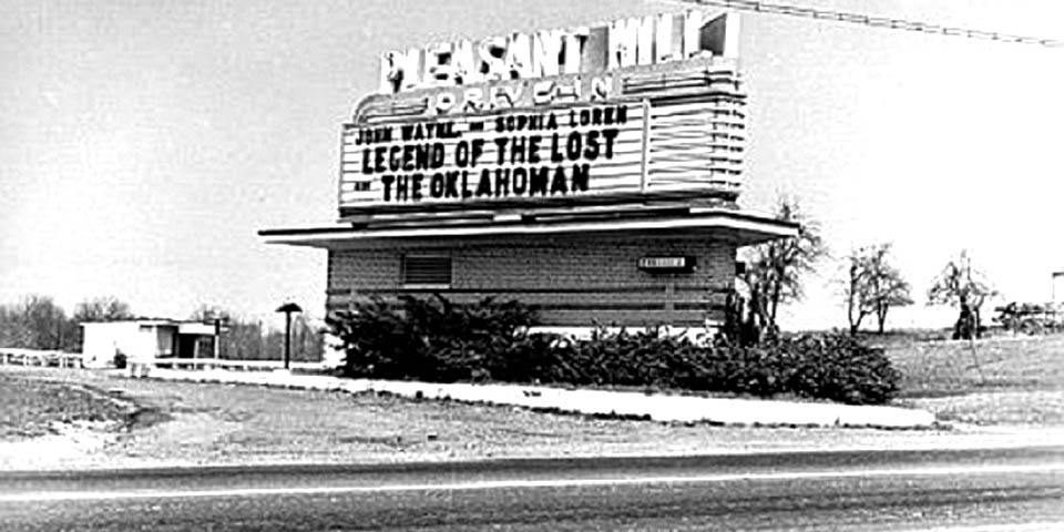 PLEASANT HILL DRIVE-IN MOVIE THEATER NEAR NEWPORT DELAWARE IN 1964