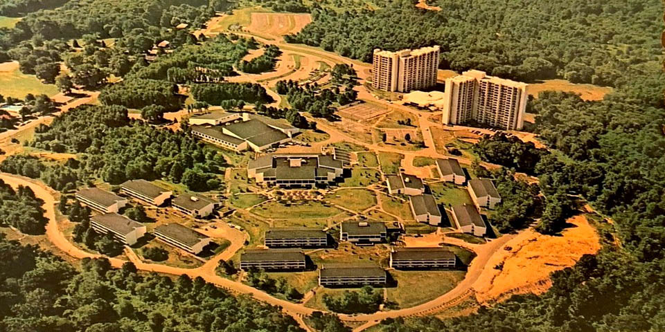 UNIVERSITY OF DELAWARE AERIAL VIEW OF NORTH CAMPUS IN 1978
