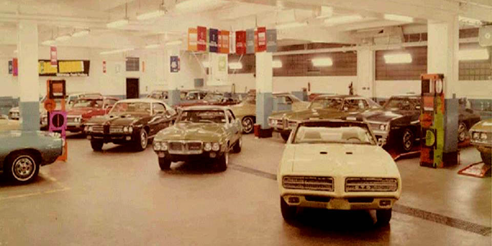 Union Park Pontiac new car prep area in Wilmington Delaware 1969
