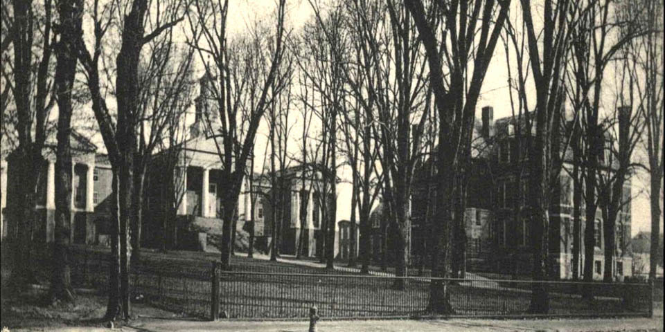 Univeristy of Delaware Old College in 1905