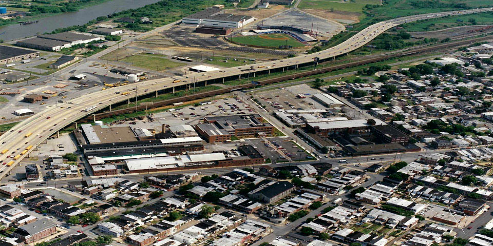 Wilmington Shops-Dupont EDL along Beech Street in Wilmington Delaware circa 1992