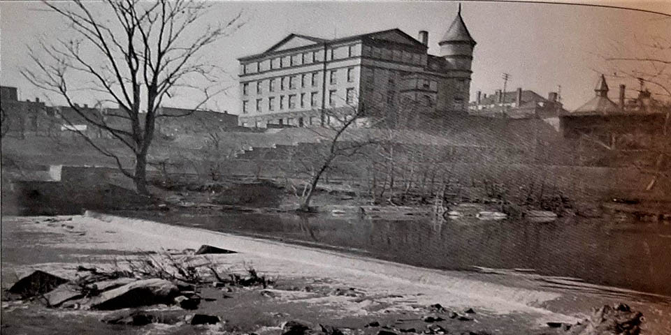 WASHINGTON STREET SCHOOL ALONG THE BRANDWINE RIVER IN WILMINGTON DELAWARE 1905