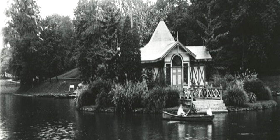 Water Recreation at Brandywine Springs Park in Delaware circa1900